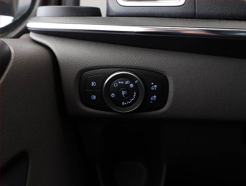 Ford Tourneo Custom (2021) Titanium 2.0 EcoBlue mHEV, ČR - fotka 15 z 19