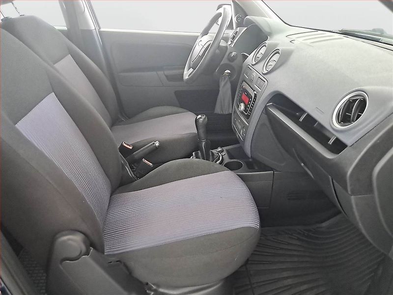 Ford Fusion (2010) 1.4, Tažné, plně pojízdný - fotka 9 z 15