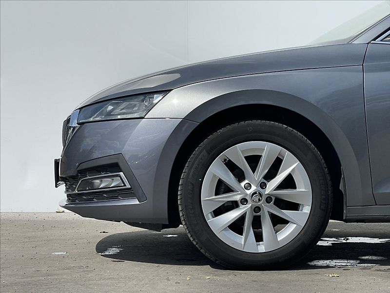 Škoda Octavia 2,0 TDI DSG Style Plus NAVI - fotka 20 z 24