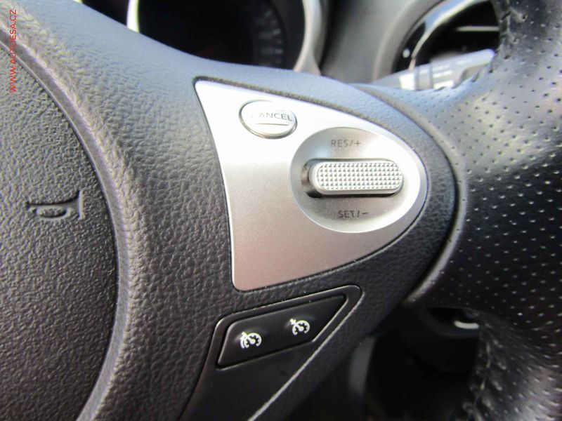 Nissan Juke (2015) 1.2DiG-T, Navigace, AC - fotka 16 z 18