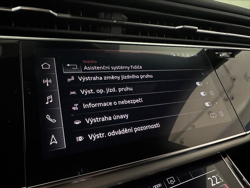 Audi Q8 3,0 TDi  S-Line HD LED Záruka - fotka 31 z 50