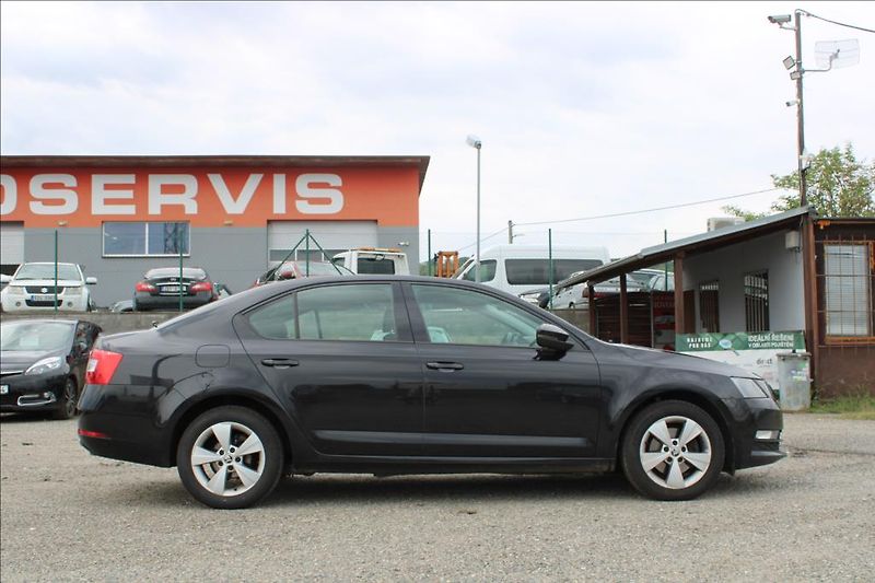 Škoda Octavia 1,5 TSi  AMBITION, DPH, ČR - fotka 4 z 29