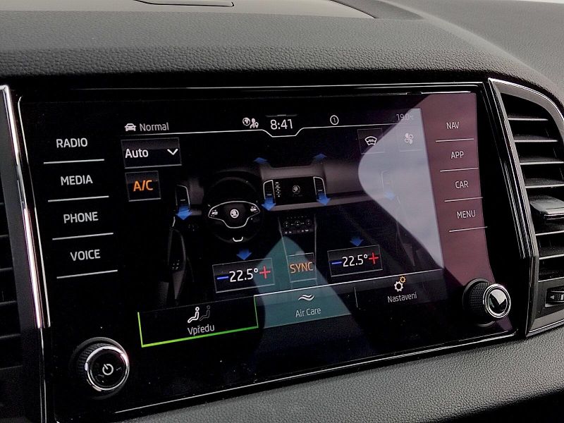 Škoda Karoq (2021) Style Plus 1,5 Tsi 110 Kw DSG - fotka 13 z 39