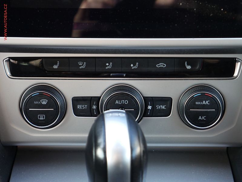 Volkswagen Passat (2018) 2.0 TDi, Comfortline, DSG - fotka 13 z 19