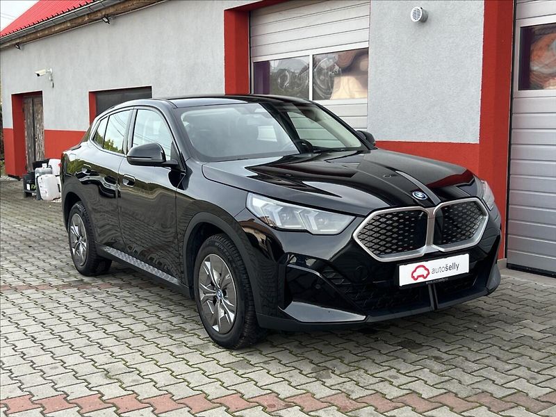 BMW iX2 0,0 eDrive20  Záruka 150kW - fotka 8 z 39