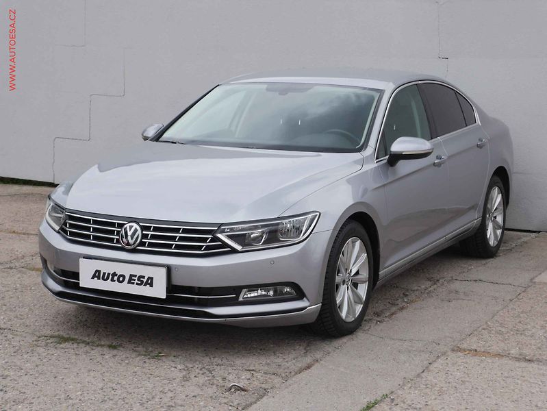 Volkswagen Passat (2018) 2.0TDi, ČR, AC, tempo, park - fotka 3 z 25