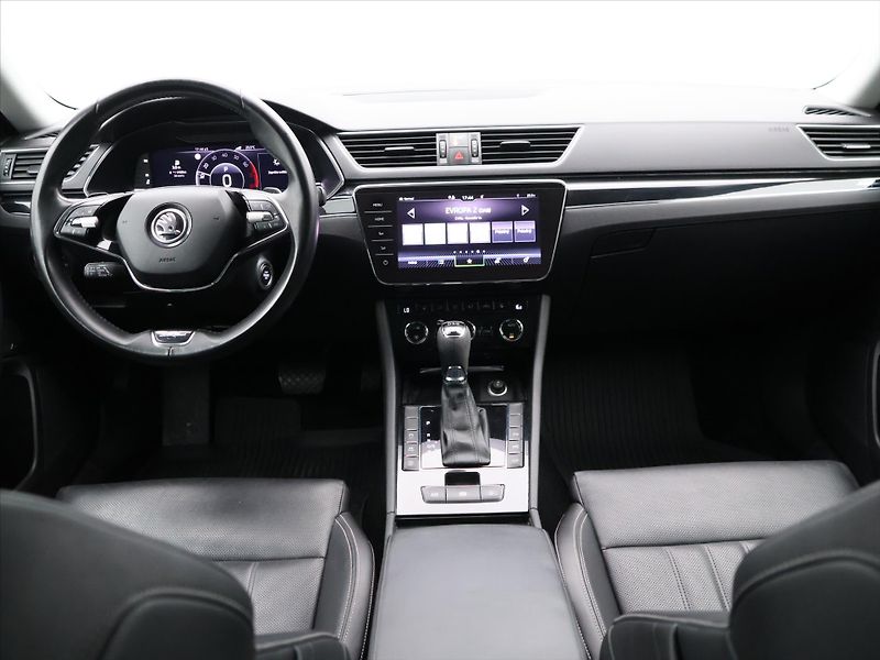 Škoda Superb 2,0 TSI 200kW DSG 4x4 L&K DPH - fotka 35 z 43