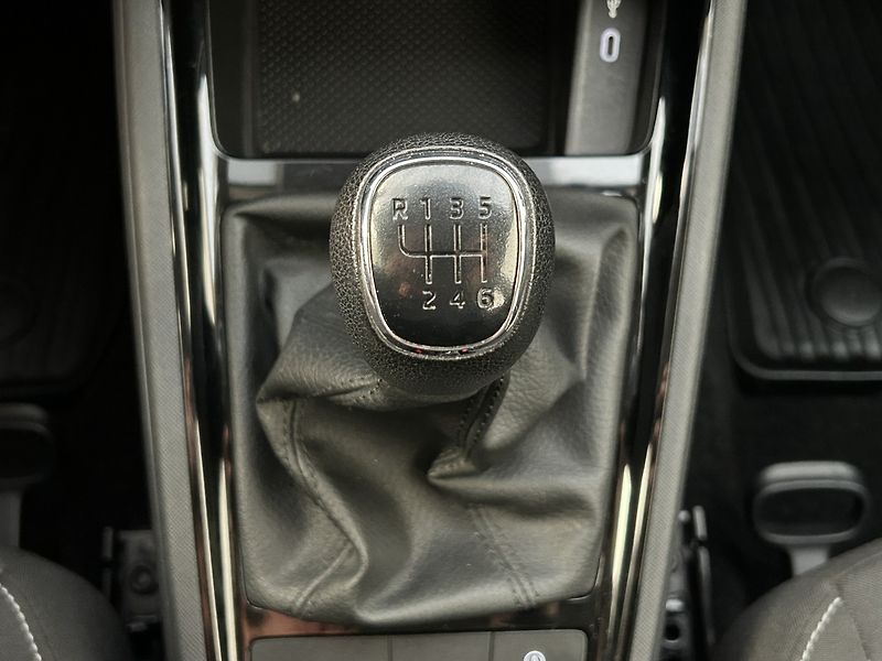 Škoda Kamiq 1.0 TS Selection - fotka 20 z 30