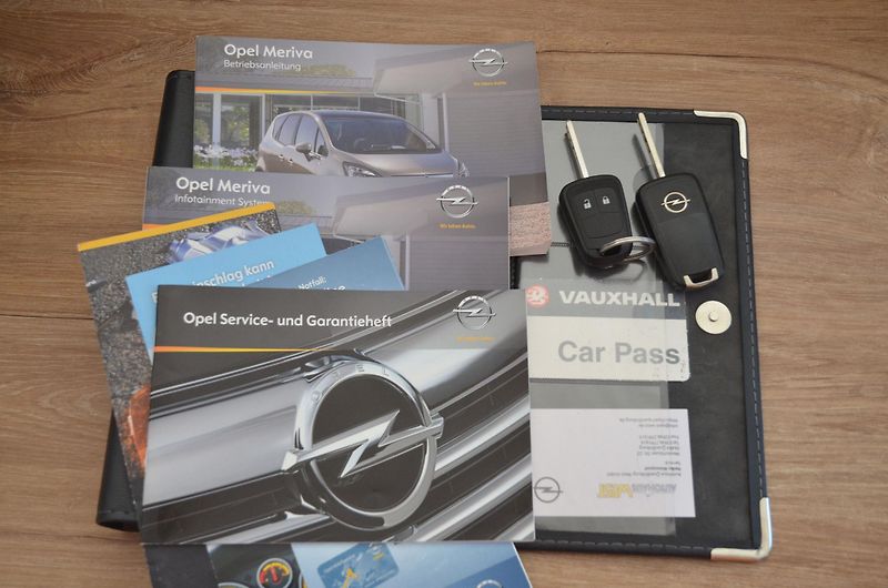 Opel Meriva (2012) 1.4 88kW Design Ed. / 2x kola - fotka 36 z 41