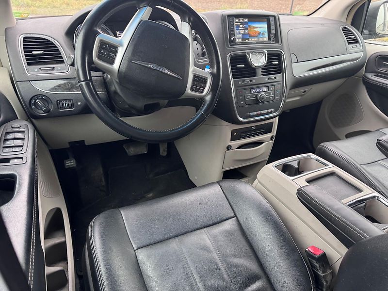 Chrysler Town & Country (2014) 3,6 RT Penta DVD 2014 - fotka 15 z 23