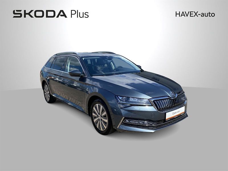Škoda Superb (2021) Combi 1.4 TSI iV DSG Style - fotka 33 z 36