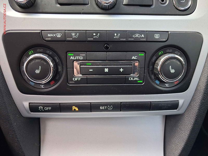 Škoda Octavia (2010) 1.2 TSI, Ambiente, DSG - fotka 16 z 18