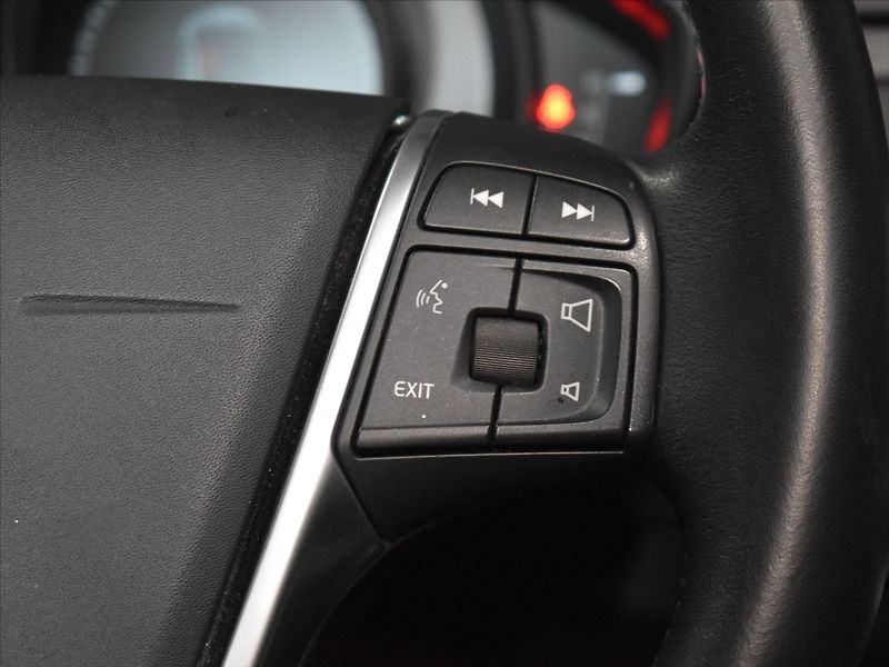 Volvo V40 2,0 D3 Cross Country Adapt.tem - fotka 17 z 25