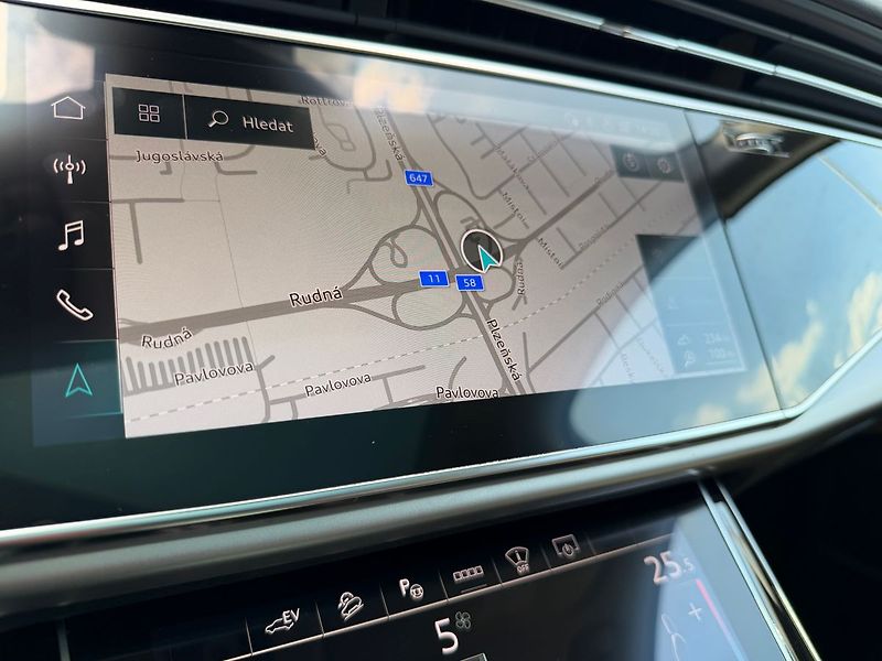 Audi Q7 55 TFSI e 280 Tiptronic Quattr - fotka 18 z 30