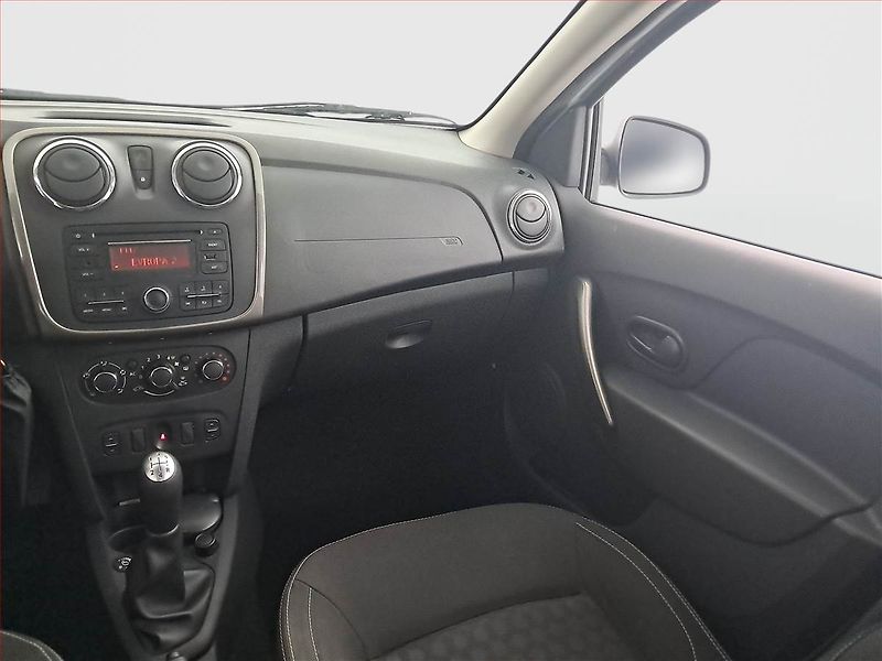 Dacia Logan (2013) 1.2 16V, LPG, ČR,1.maj - fotka 8 z 13