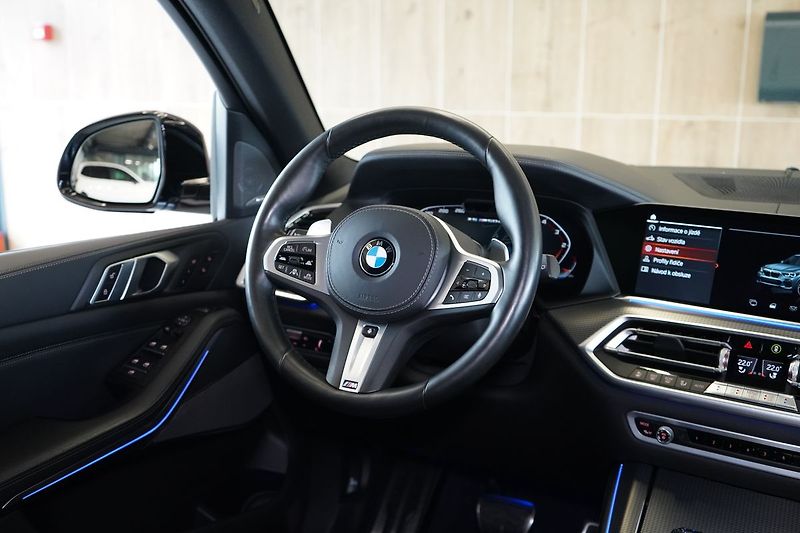 BMW X5 M50d, M Professional, Masáž - fotka 56 z 57
