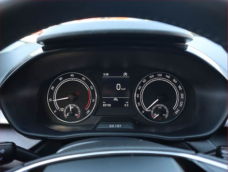 Škoda Fabia (2022) 1.0 TSI, Tempomat - fotka 11 z 20