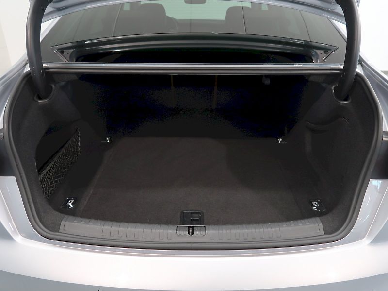 Audi A6 (2019) 50TDI 210KW 4x4 WEBASTO TAŽNÉ - fotka 36 z 38