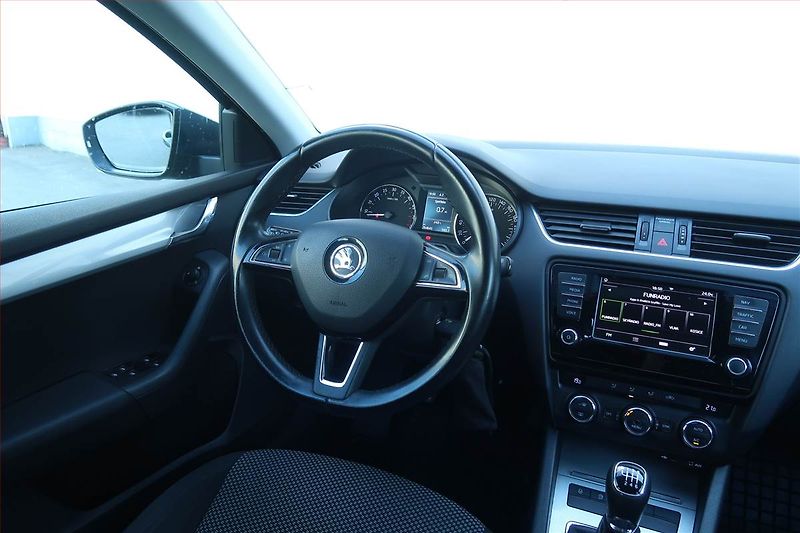 Škoda Octavia (2015) 2.0 TDI, Serv.kniha, Navi - fotka 7 z 21