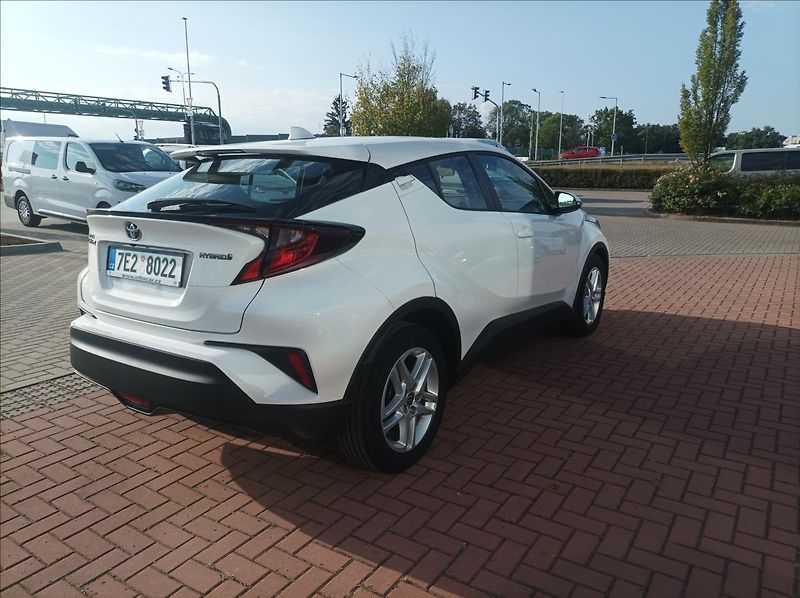 Toyota C-HR 1,8 Comfort - fotka 4 z 20