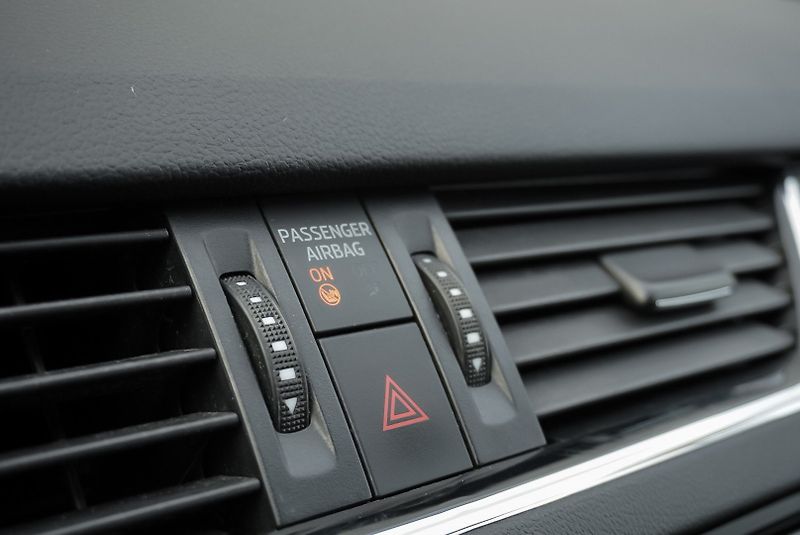 Škoda Octavia 2.0 TDi DSG ELEGANCE - fotka 18 z 24