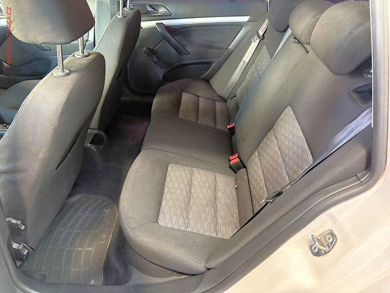 Škoda Octavia (2009) 1.9 TDi, ČR, AC - fotka 10 z 13