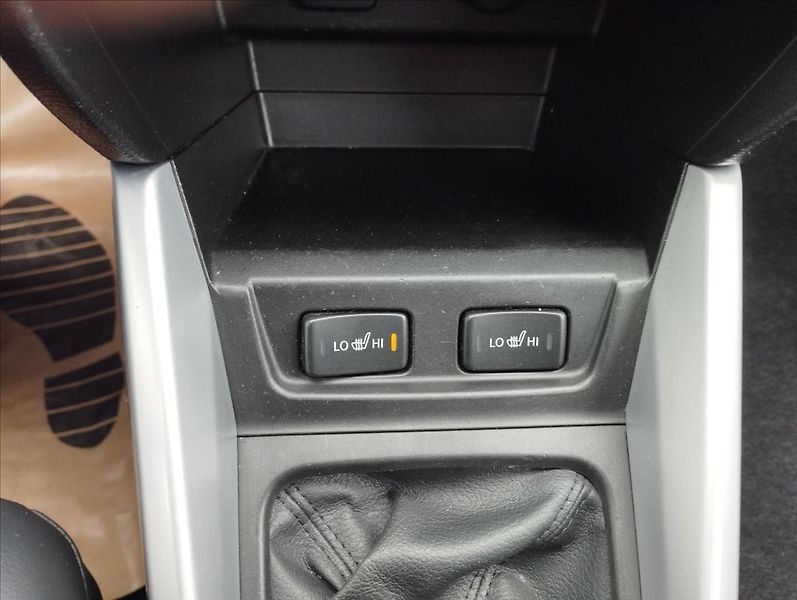 Suzuki Vitara 1,6 DDiS 88KW 4X4, KŮŽE, LED - fotka 18 z 23