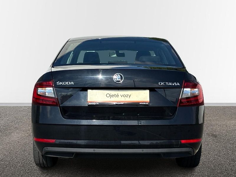Škoda Octavia 1.4 TSI 110kW Trumf - fotka 17 z 26