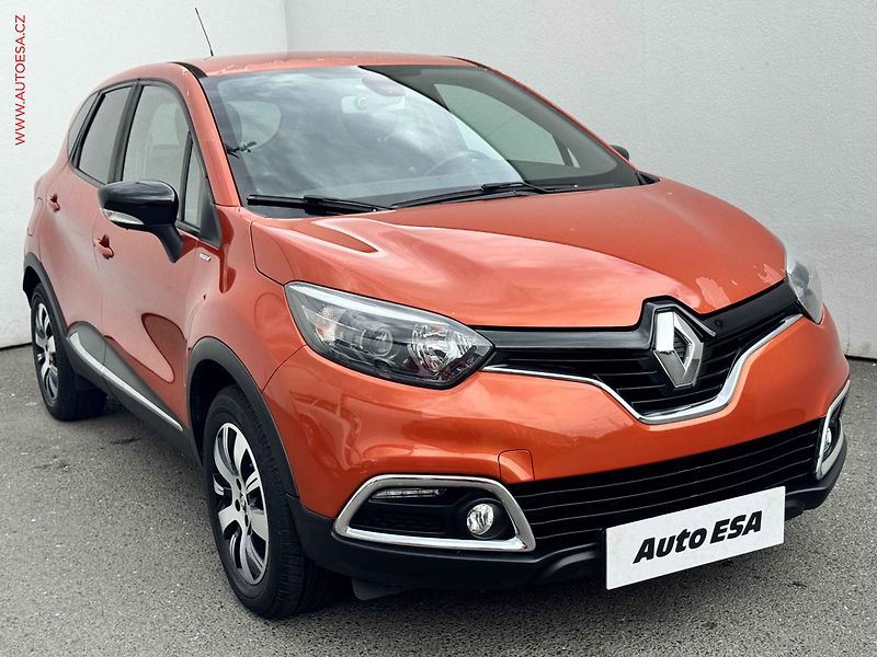 Renault Captur (2017) 0.9 TCe, ČR, AC, TZ, park - fotka 1 z 16