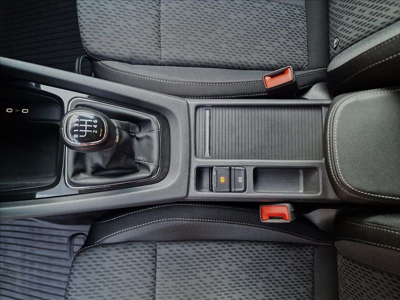 Škoda Octavia 2.0 TDI Style,původ ČR,1.Maj. - fotka 35 z 49
