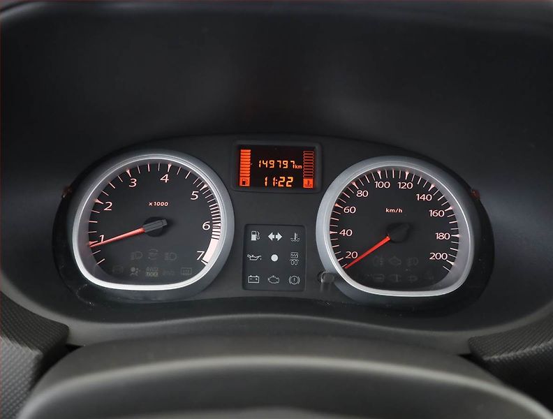 Dacia Duster (2011) 1.5 dCi, 4X4 - fotka 8 z 12
