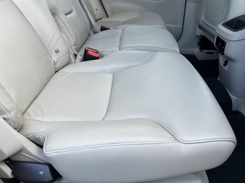 Volvo XC90 2.0 D5 DRIVE-E 4x4 PŮVOD ČR - fotka 38 z 56