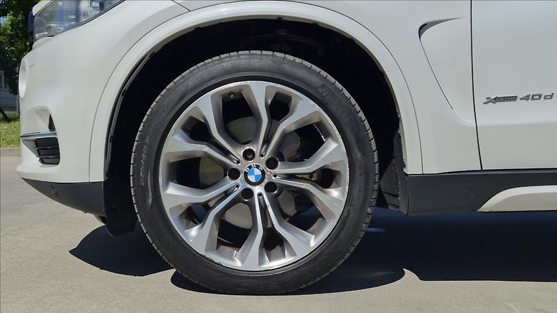 BMW X5 3,0 230 Kw 40d Xdrive ČR - fotka 27 z 30