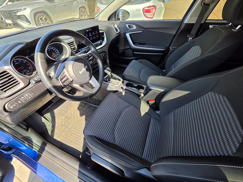 Kia Ceed (2022) 1,5 T-GDI 118kW DCT TOP - fotka 8 z 15