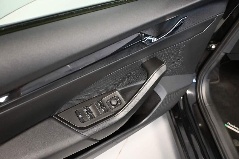 Škoda Octavia (2023) 2.0 DSG LED VIRTUAL TDI - fotka 14 z 32