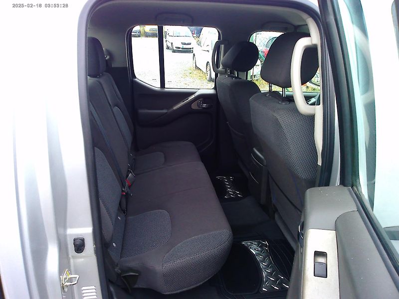Nissan Navara 2.5 DCi, 126 kW,klima,nová STK - fotka 18 z 20