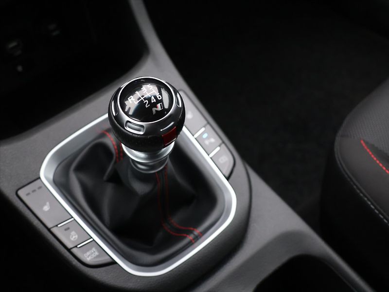 Hyundai i30 1,5 T-GDI N Line SmartKey CZ - fotka 23 z 31