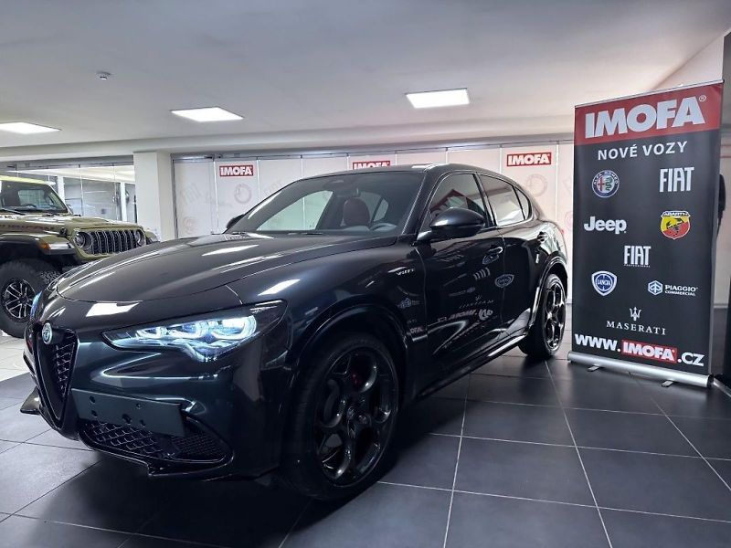 Alfa Romeo Stelvio (2026) 2.0T 280k AT8 ZF Q4 4x4 Veloce - fotka 3 z 16