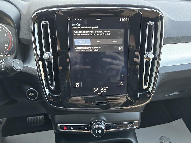Volvo XC40 T5 2,0 182kW AUT 4x4 KŮŽE -DPH - fotka 35 z 43