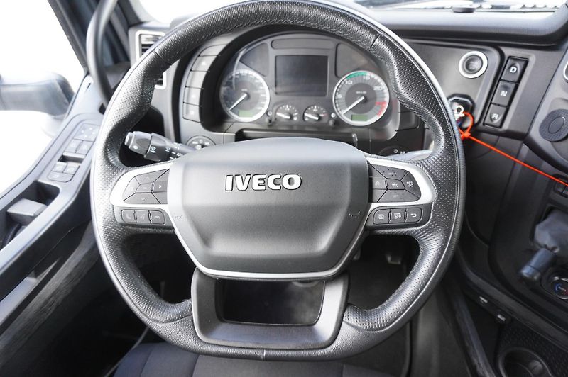 Iveco (2024) AS 440 S57 S-Way tractor unit - fotka 16 z 24