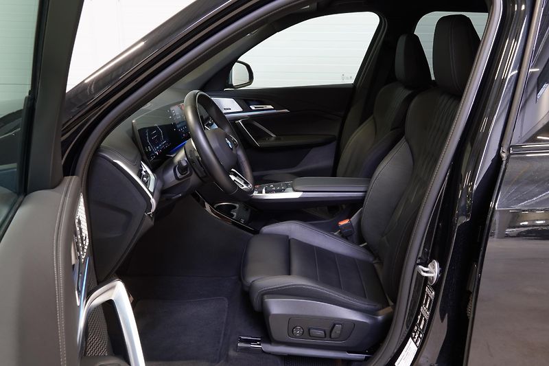 BMW X1 Xdrive23d,M-Paket,DPH,PAMĚTI - fotka 15 z 34
