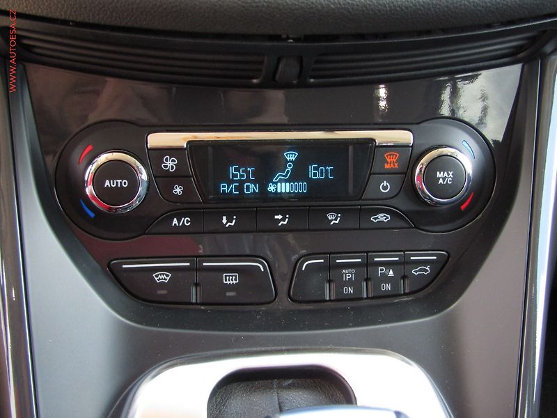 Ford Kuga (2013) 2.0 TDCi 4x4, AT, xenon - fotka 15 z 21