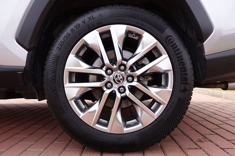Toyota RAV4 2,5 HEV Executive FWD - fotka 8 z 36