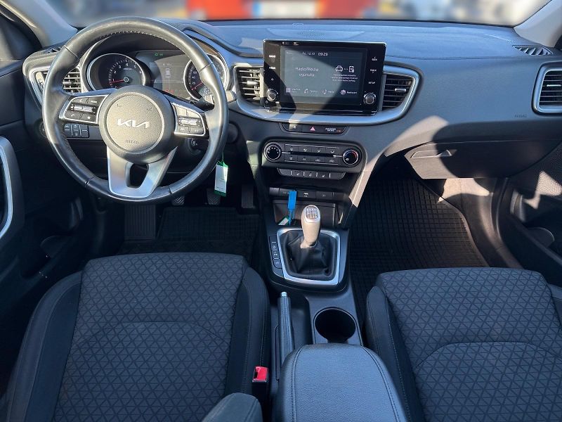 Kia Ceed (2022) SPIN 1.5T-GDI 118kW CZ DPH - fotka 9 z 11