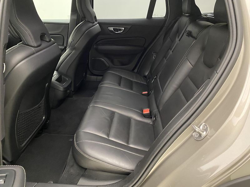 Volvo V60 CC B5 AWD BRIGHT PLUS AUT CZ - fotka 5 z 50