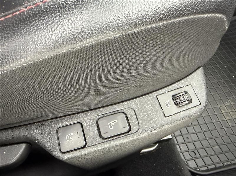 Citroën DS4 1,6 HDI, Manuál, 82kw - fotka 20 z 26
