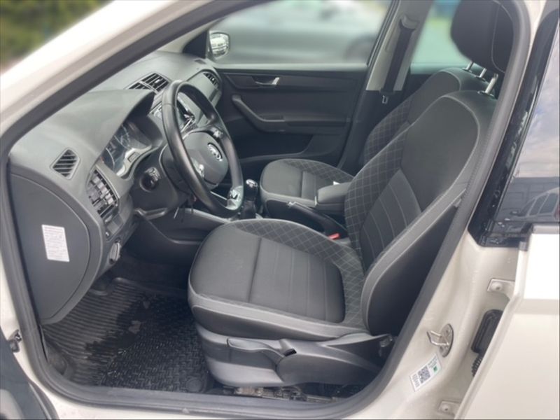 Škoda Fabia 1,0 TSI 70 Ambition - fotka 7 z 11