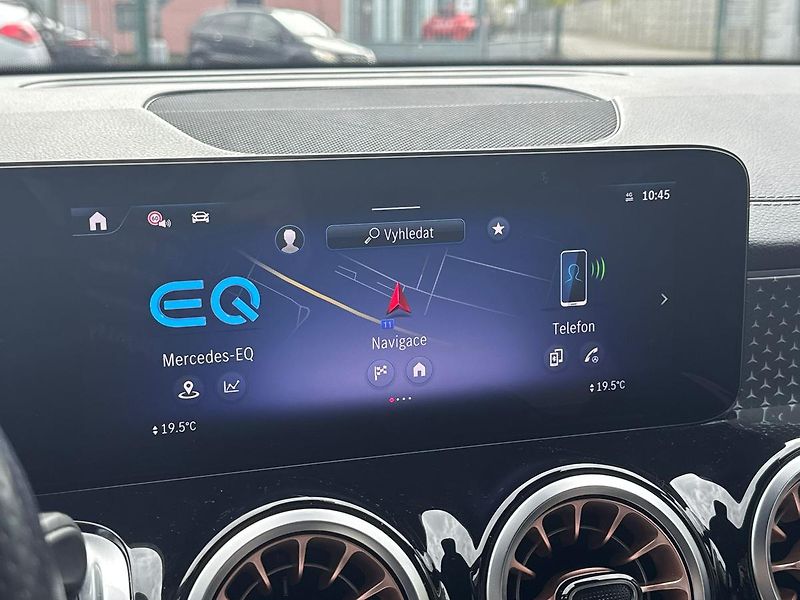 Mercedes-Benz EQB (2024) 300 4MATIC - fotka 15 z 19