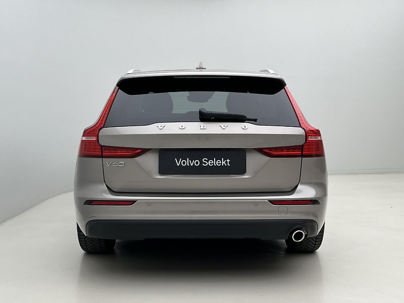 Volvo V60 D3 MOMENTUM PRO AUT - fotka 12 z 41