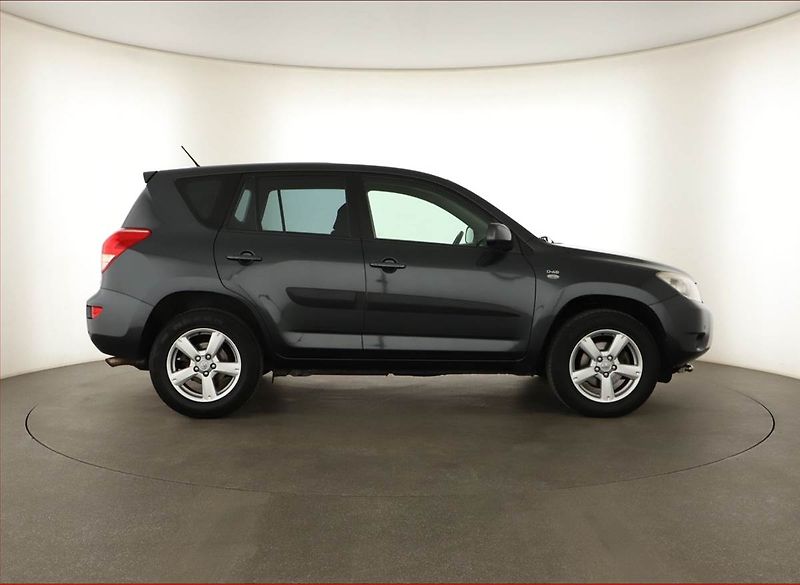 Toyota RAV4 (2008) 2.2 D-4D, 4X4, Tempomat - fotka 6 z 13